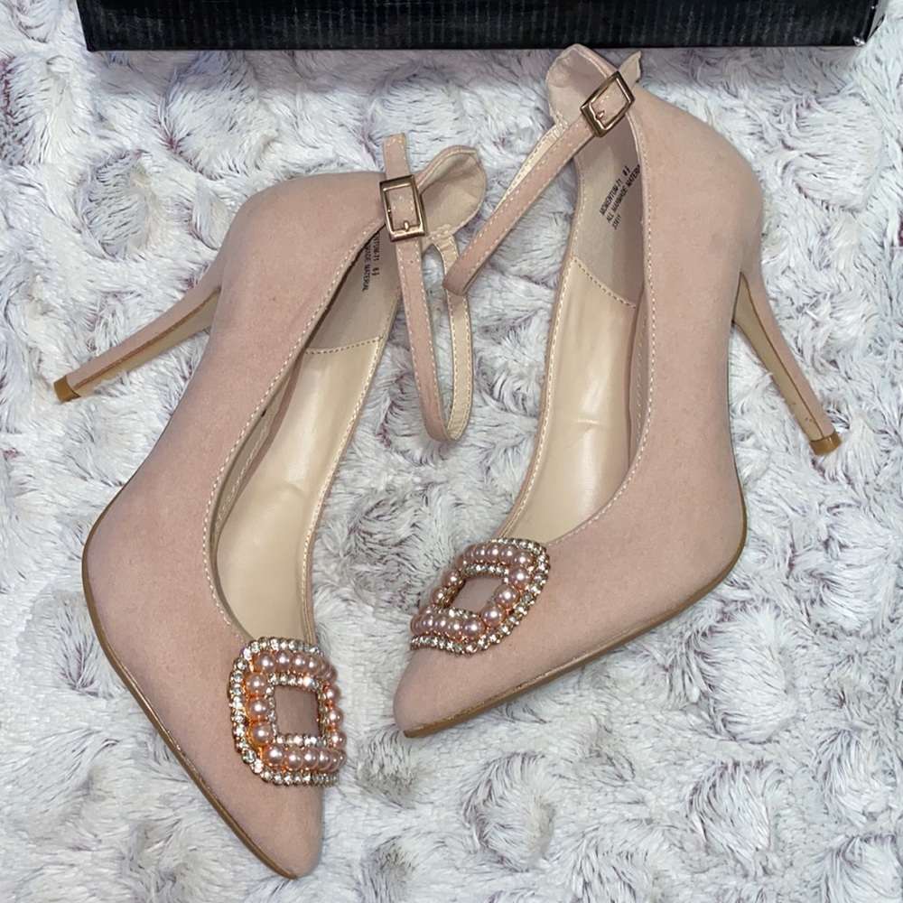 NIB nude heels
